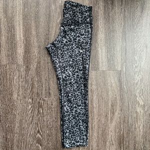 Nike Dri-FIT Crop Leggings